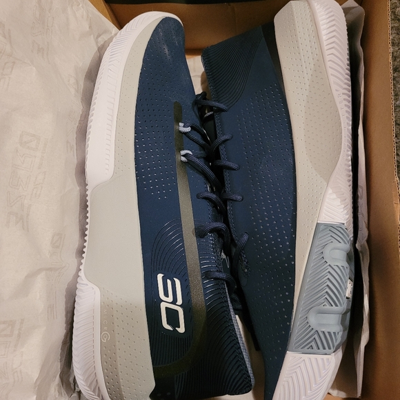 NEW/UNDER ARMOUR⭐Men's shoes - Picture 4 of 4